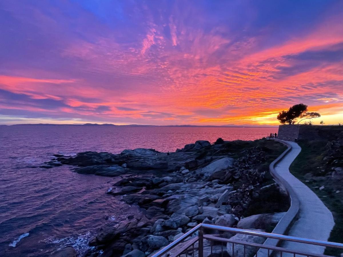 Magnifique Appartement En Front De Mer, Caneylles Roses Exterior foto